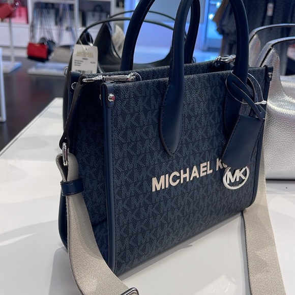 Michael Kors Mirella Small Signature Logo Crossbody Bag
Admiral
NWT - Picture 11 of 16